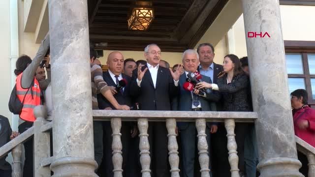 Kılıçdaroğlu Antalya'da balkon konuşması yaptı