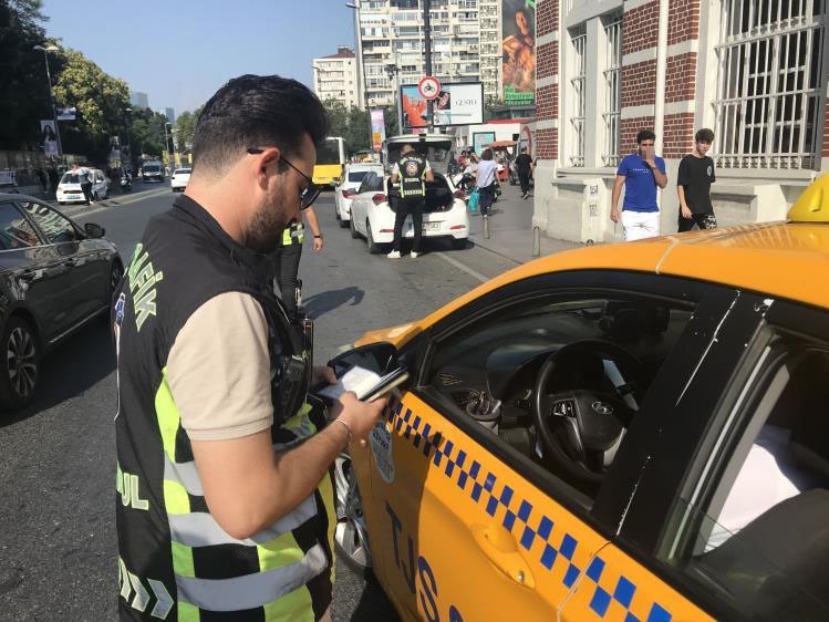 Denetime takılan taksici Zaten cezayı ödemiyoruz