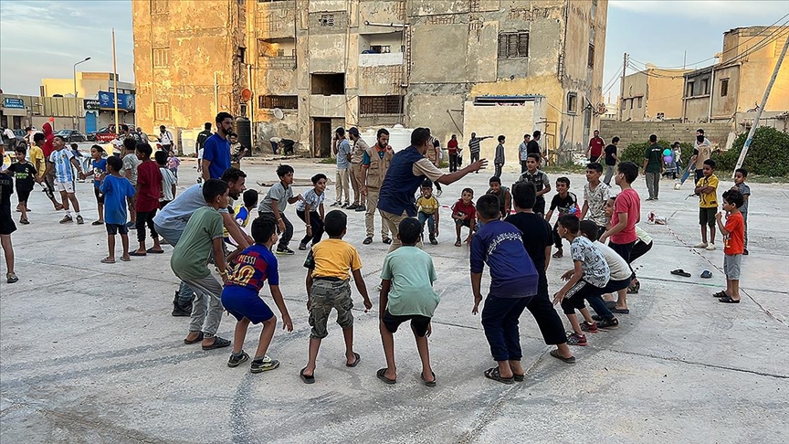 Libyada sel felaketinde ailesini kaybeden çocuklar devlet koruması altına alınacak