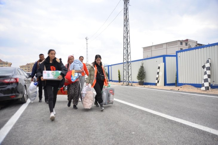 Gaziantep İslahiye'deki konteyner kentte yaşam başladı! Kalyon Holding 12 günde AFAD'a teslim etti.