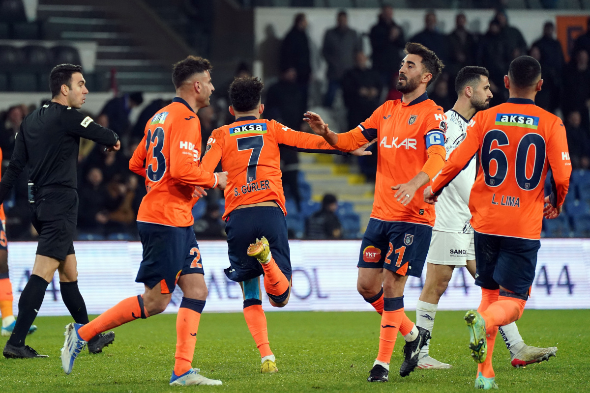 Spor Toto Süper Lig: Medipol Başakşehir: 2 - Adana Demirspor: 1