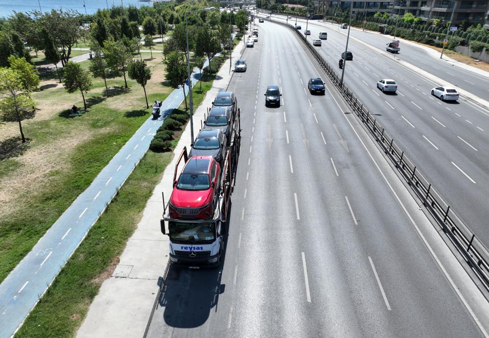 İstanbulda tırlarla Togg geldi