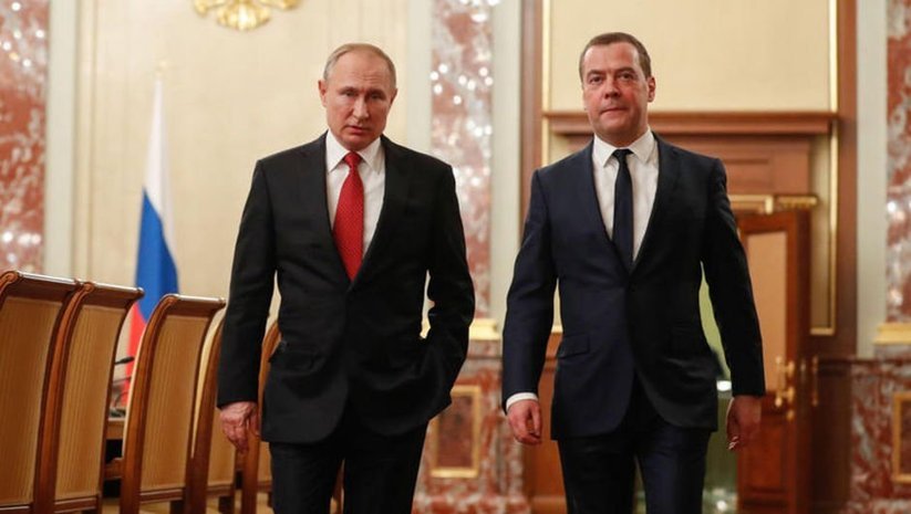 Medvedev den uyarı gibi açıklama  Her türlü silahı kullanmaya hazırız