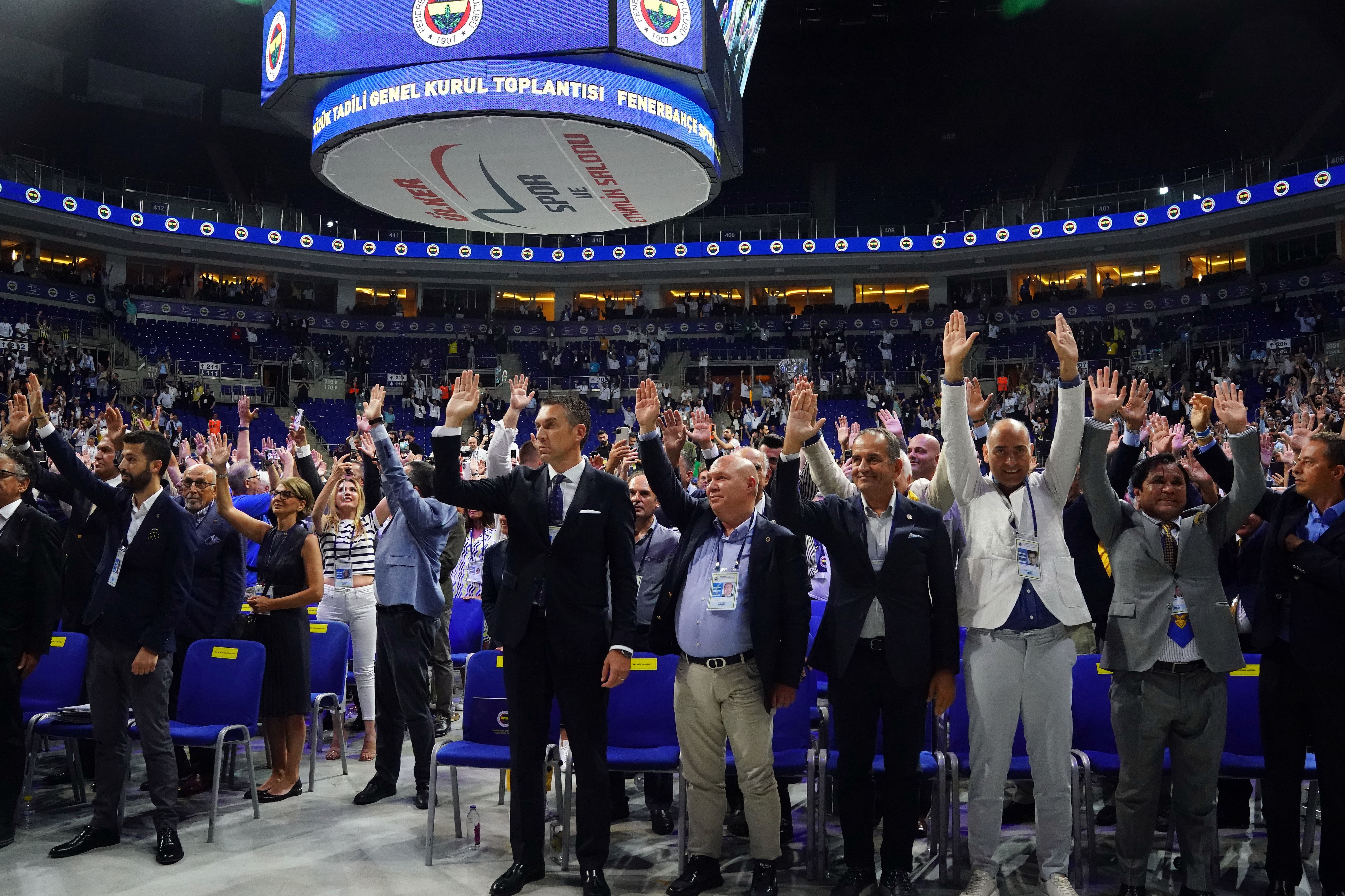 Fenerbahçe Stadının isim değişikliği için yönetime yetki verildi