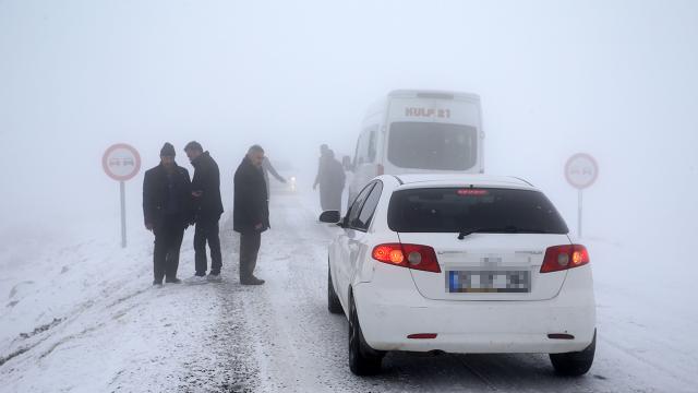 Muş'ta yoğun kar yağışı: Kapalı 31 yol ulaşıma açıldı