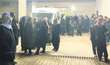 Tüfekle fotoğraf çektirmek isterken annesini öldürdü