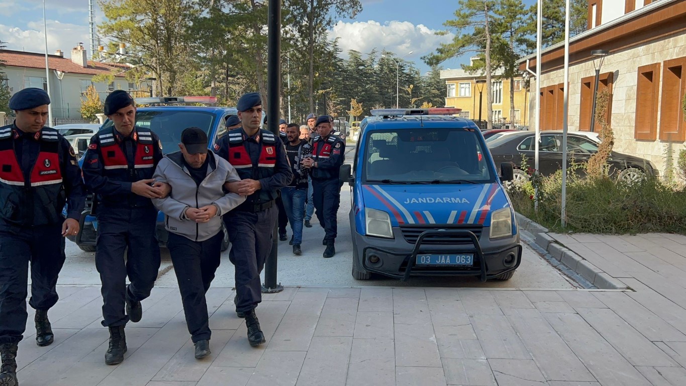 Afyonkarahisardaki vahşi cinayette sanıklara mahkemeden ceza yağdı